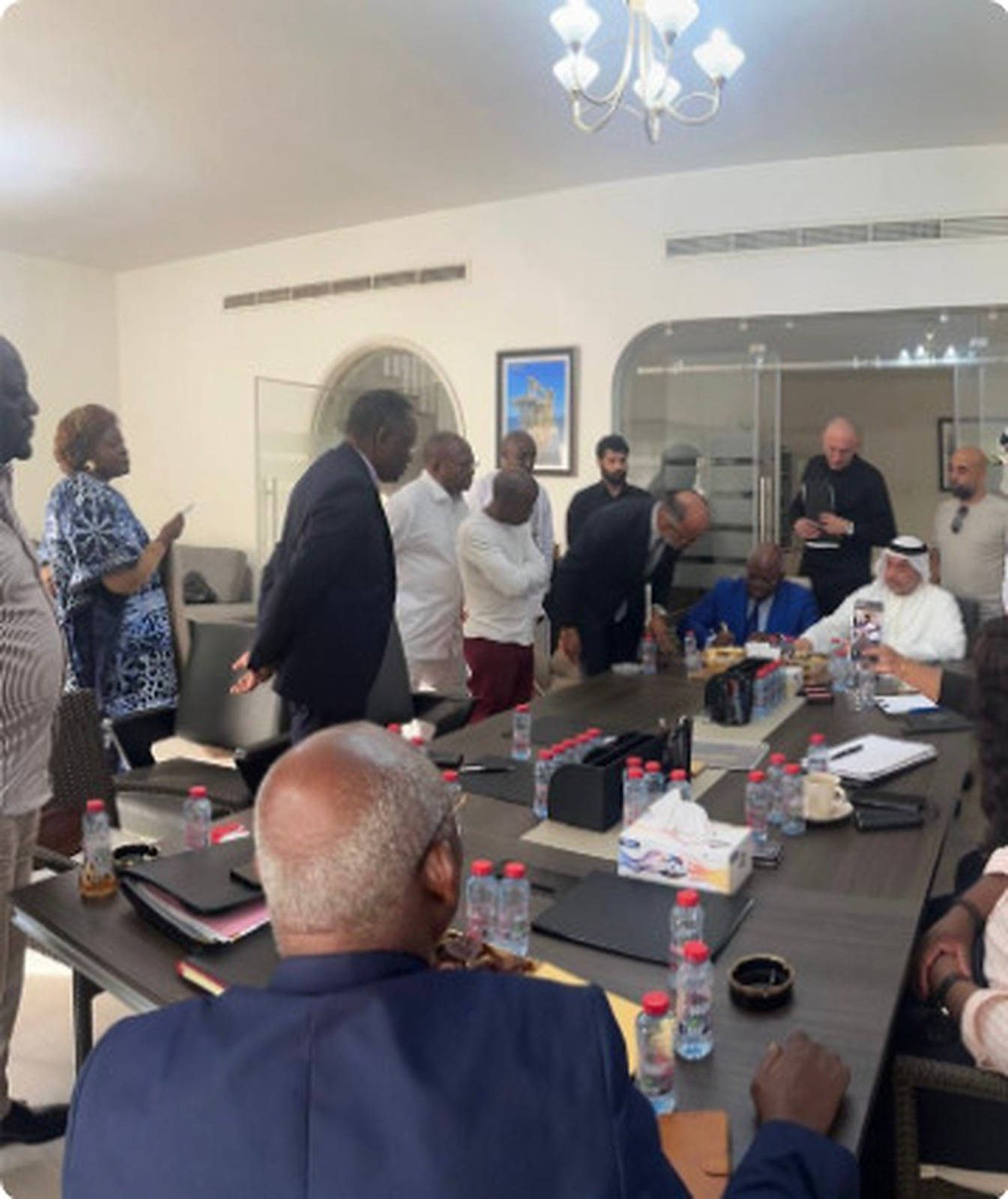Sheik Suhail Al Makatoun with Gabonese Authorities